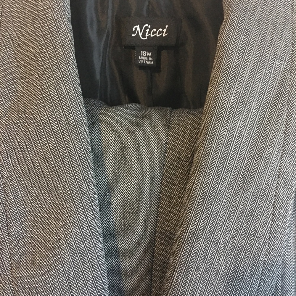 Pantsuit - Picture 2 of 4